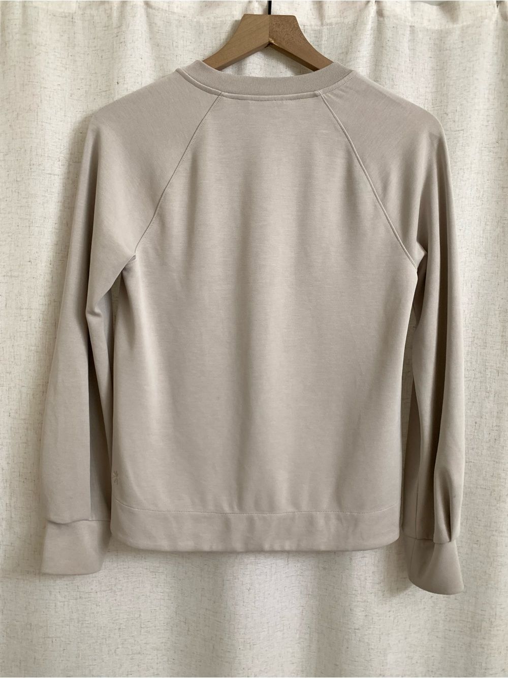 Athleta Seasoft Light Cream Taupe Raglan Crewneck Sweatshirt Peachfuzz XXS - Picture 9 of 10